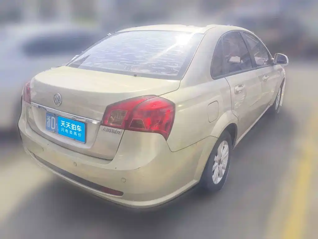 Фото 2 - Buick Excelle