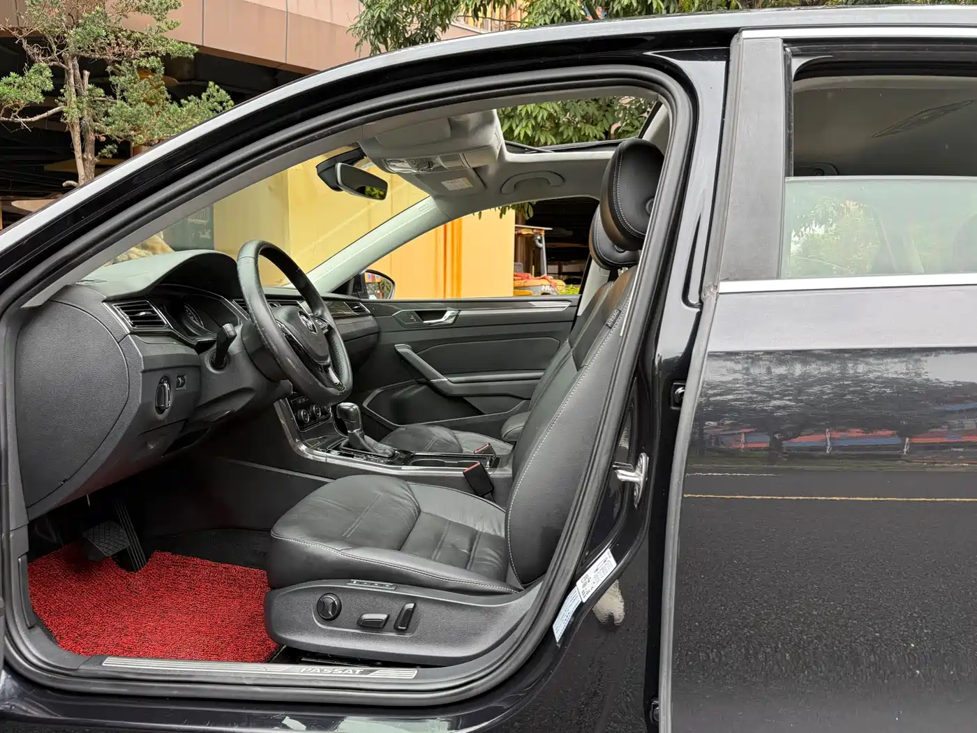 Volkswagen Passat 2017 330TSI DSG Luxury фото 6