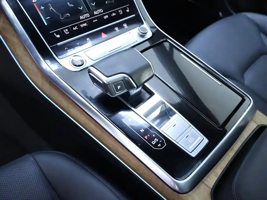 Audi Q7 2022 55 TFSI quattro S line Ice & Snow Edition фото 12