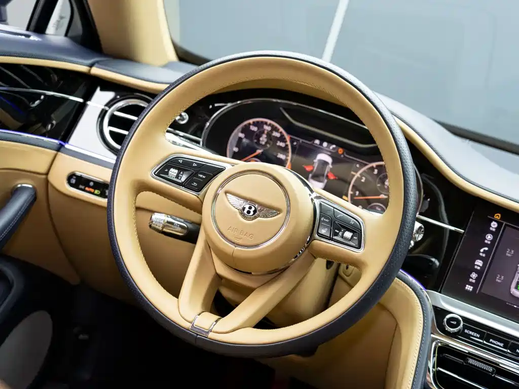 Фото 16 - Bentley Flying Spur