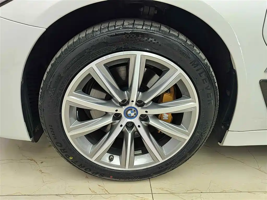 BMW 5 SERIES NEW ENERGY