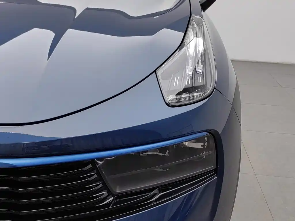Photo 7 - Lynk & Co 01