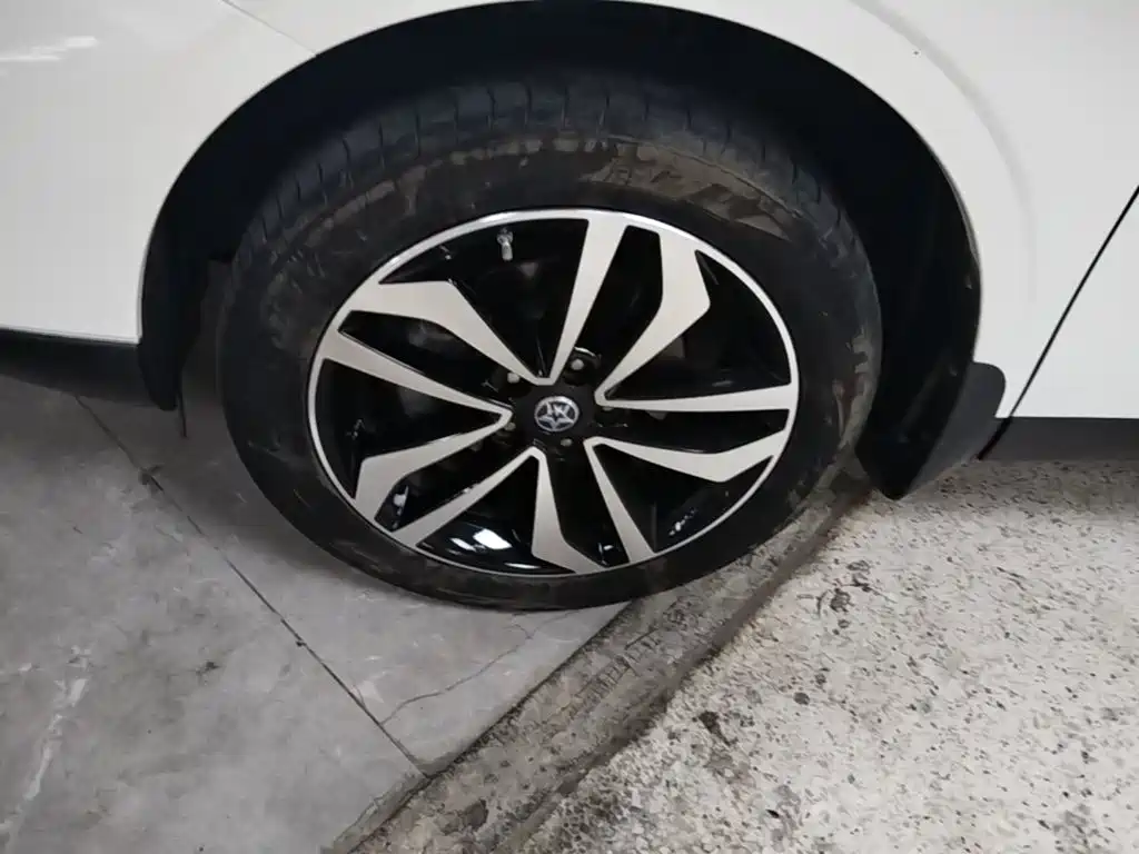 Venucia T90 2018 2018 2.0L CVT Smart Connection Intelligent Edition China V