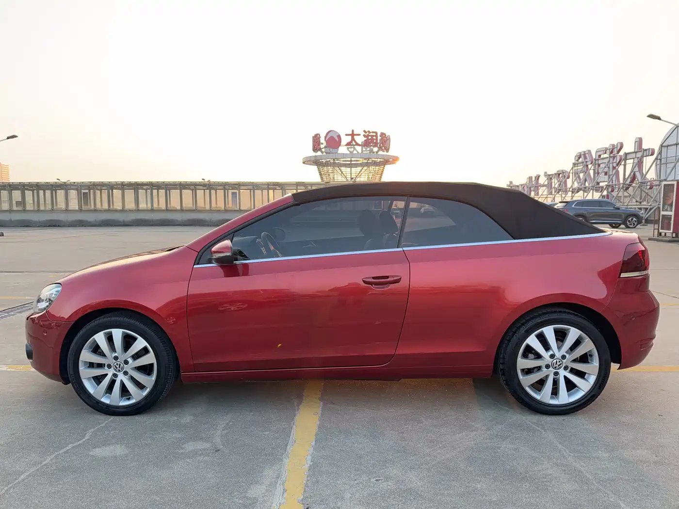 Volkswagen Golf (Import) 2012 1.4TSI Luxury Convertible Edition фото 7