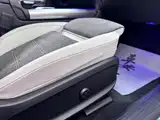 صورة 9 - Mercedes-Benz EQA