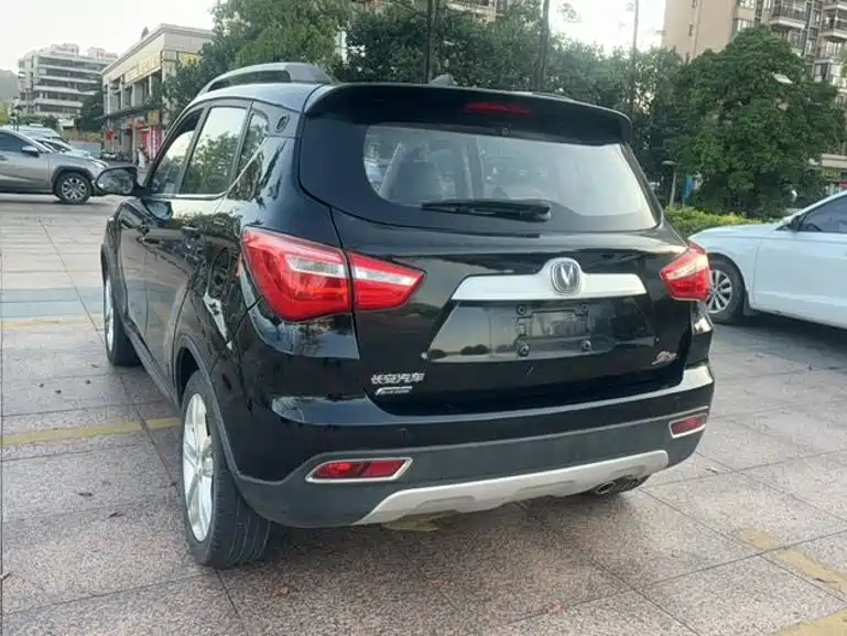 Фото 6 - Changan CS35