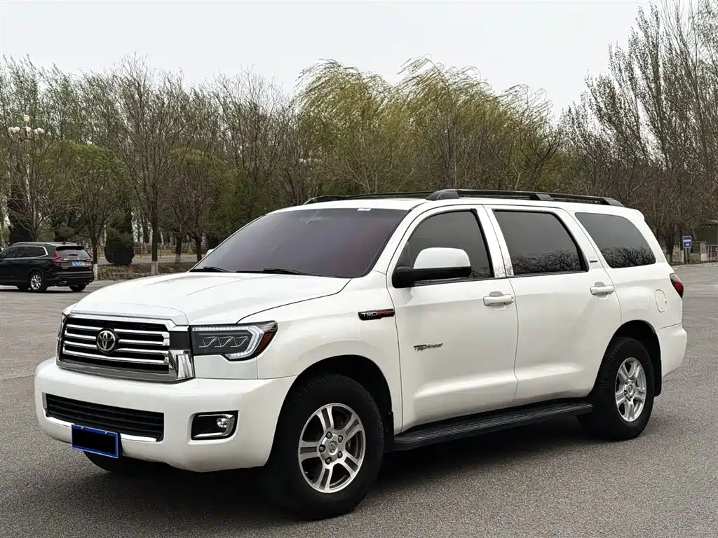 Toyota Sequoia 2010 5.7 Platinum Edition фото 3