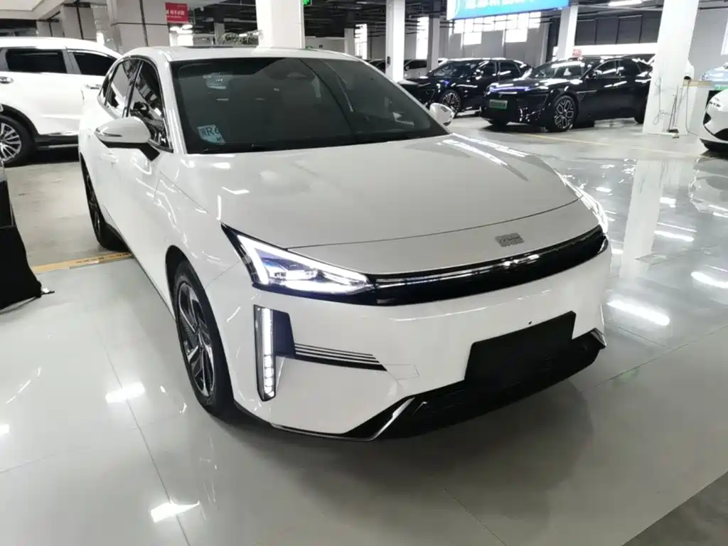 Geely Galaxy Galaxy L6 2025 2024 125km PLUS Soaring Dragon Edition