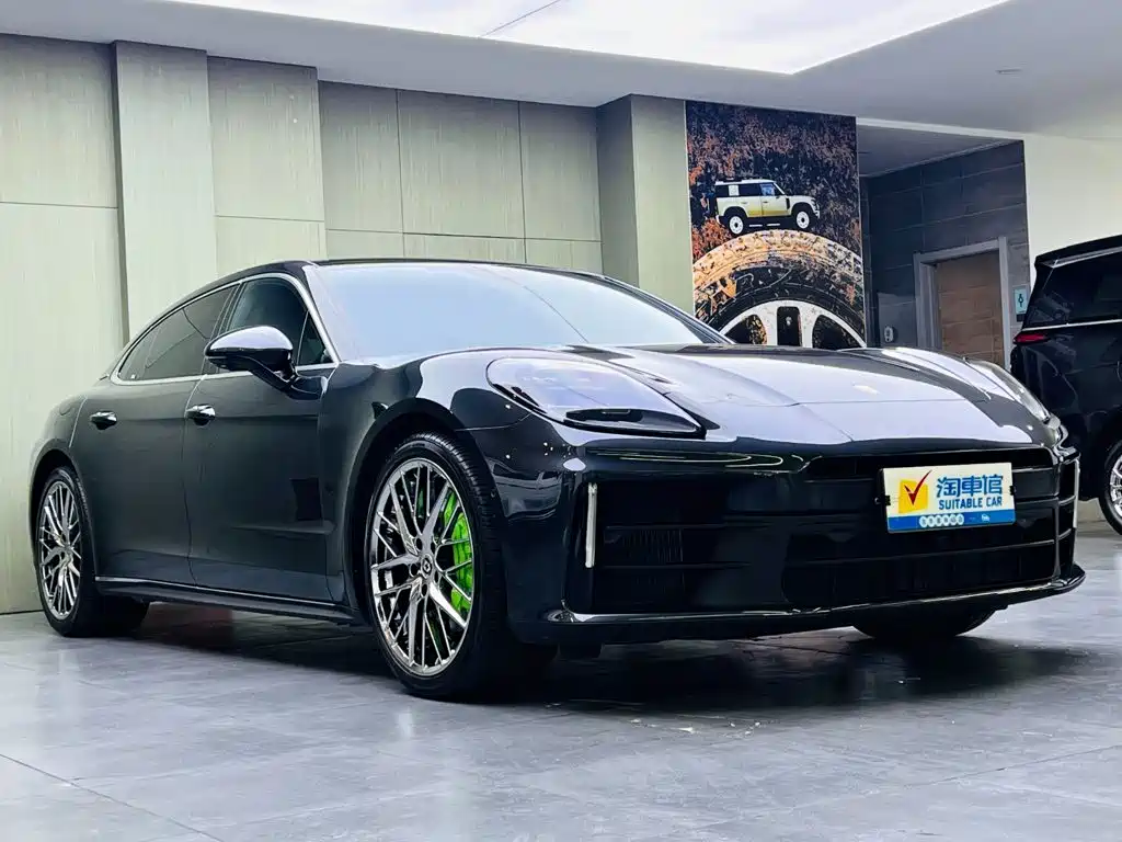 Фото 3 - Porsche Panamera