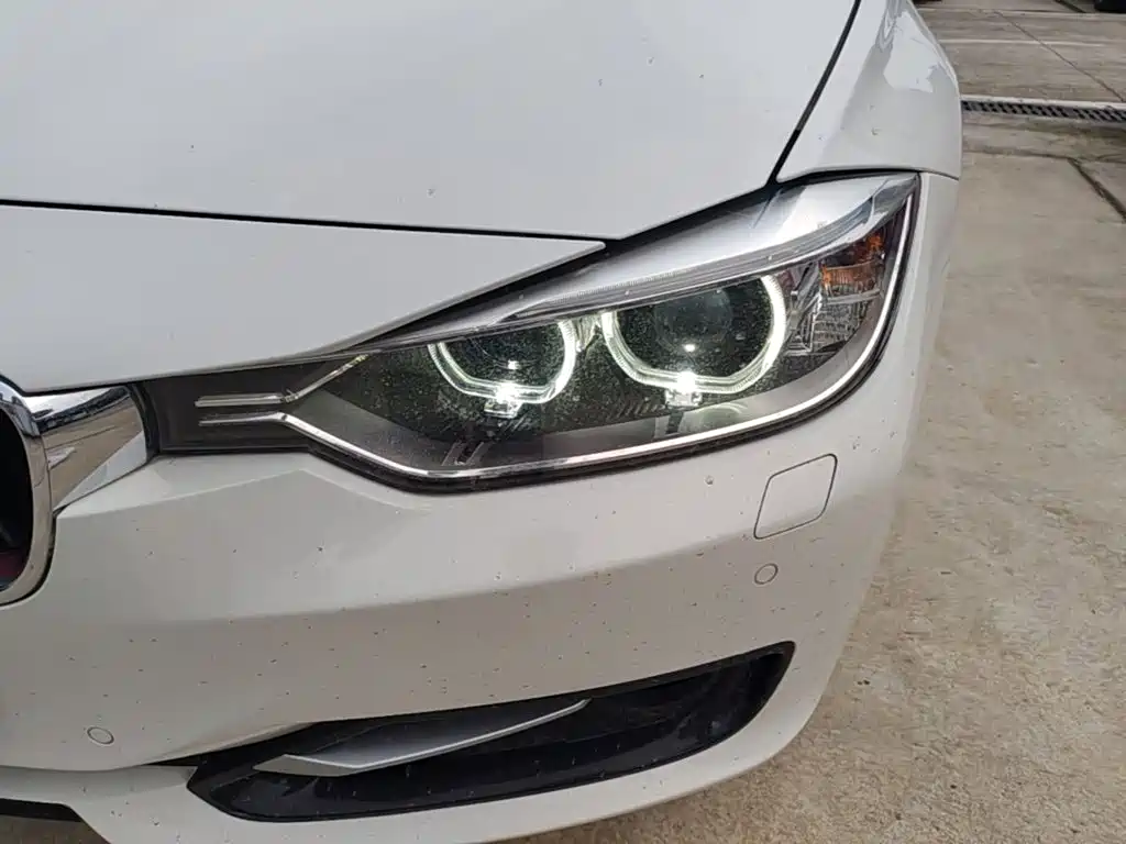 Photo 24 - BMW 3 Series
