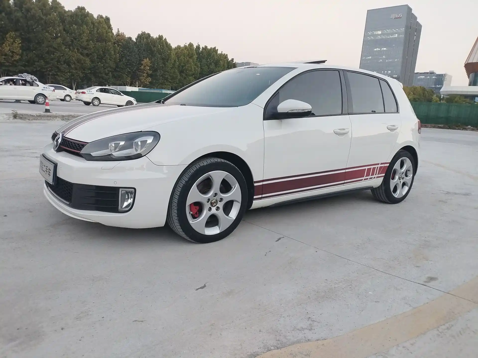 صورة 1 - Volkswagen Golf GTI
