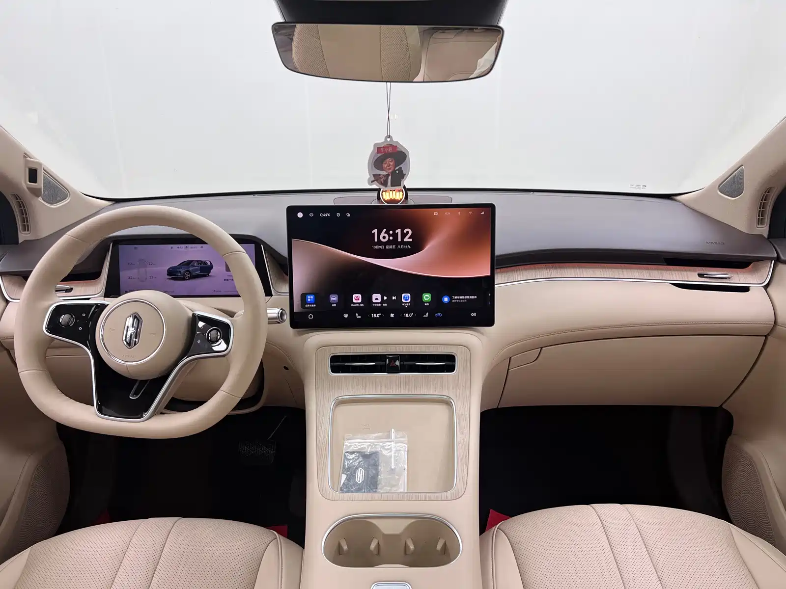 صورة 19 - Shangjie SUV