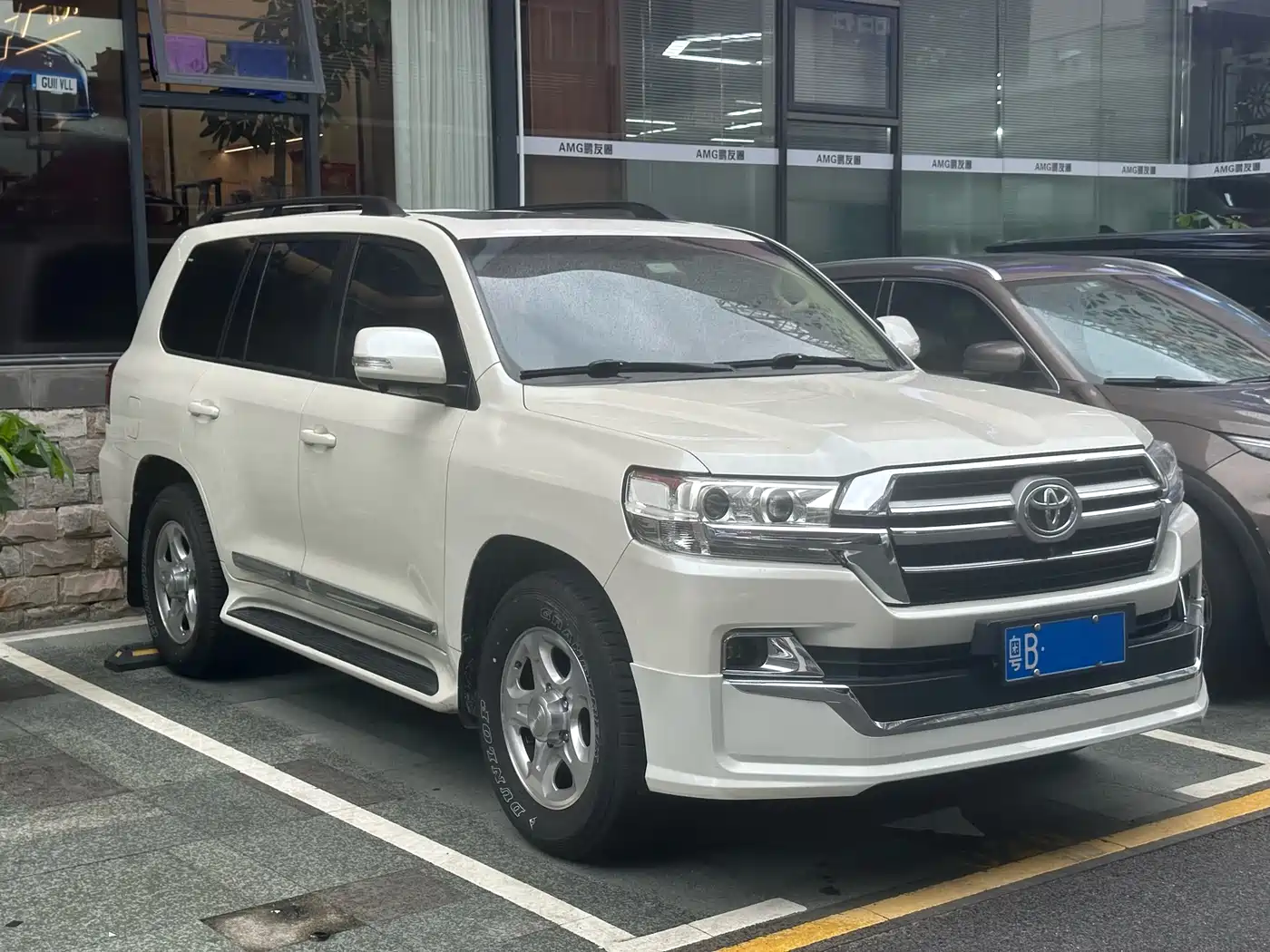 Toyota Land Cruiser (Import) фото 3