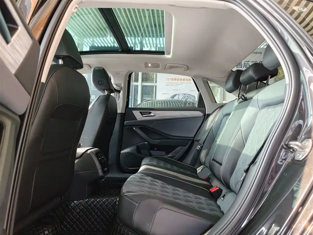 Volkswagen Sagitar 2025 300TSI DSG Surpass Edition фото 14