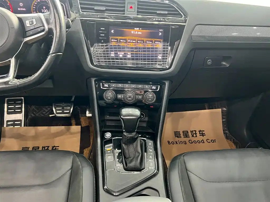 Volkswagen Tiguan L 2021 330TSI Automatic 2WD R-Line Premium фото 21
