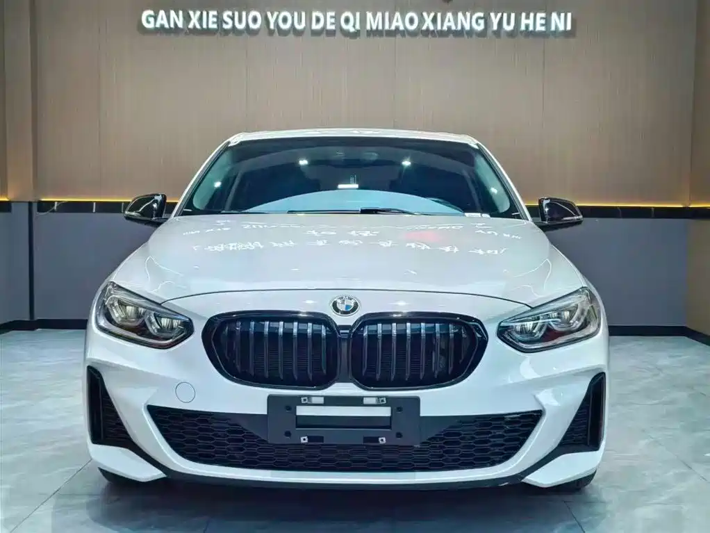 BMW 1 Series 2021 120i M Sport фото 2