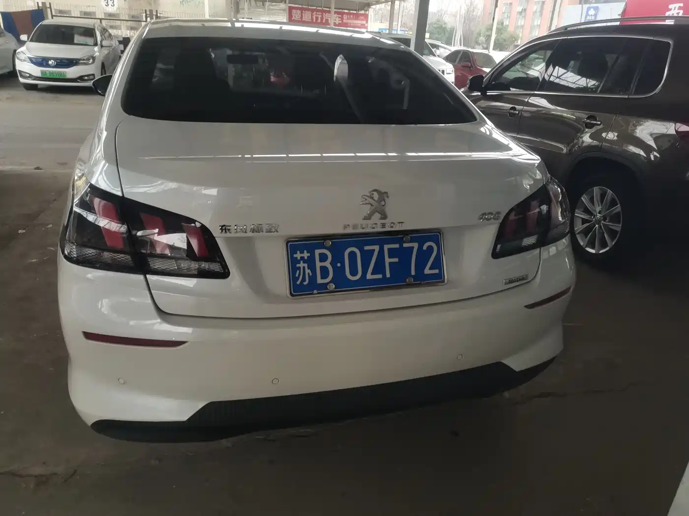 PEUGEOT 408