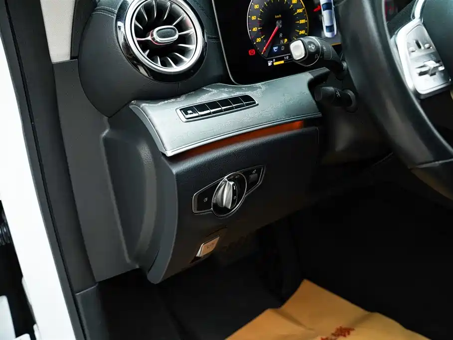 Mercedes-Benz CLS 2020 CLS 300 Luxury фото 7