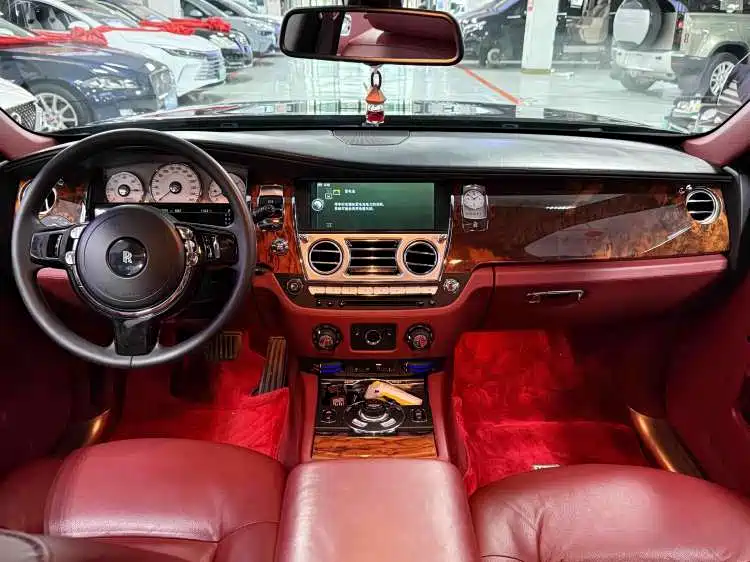 Фото 8 - Rolls-Royce Ghost