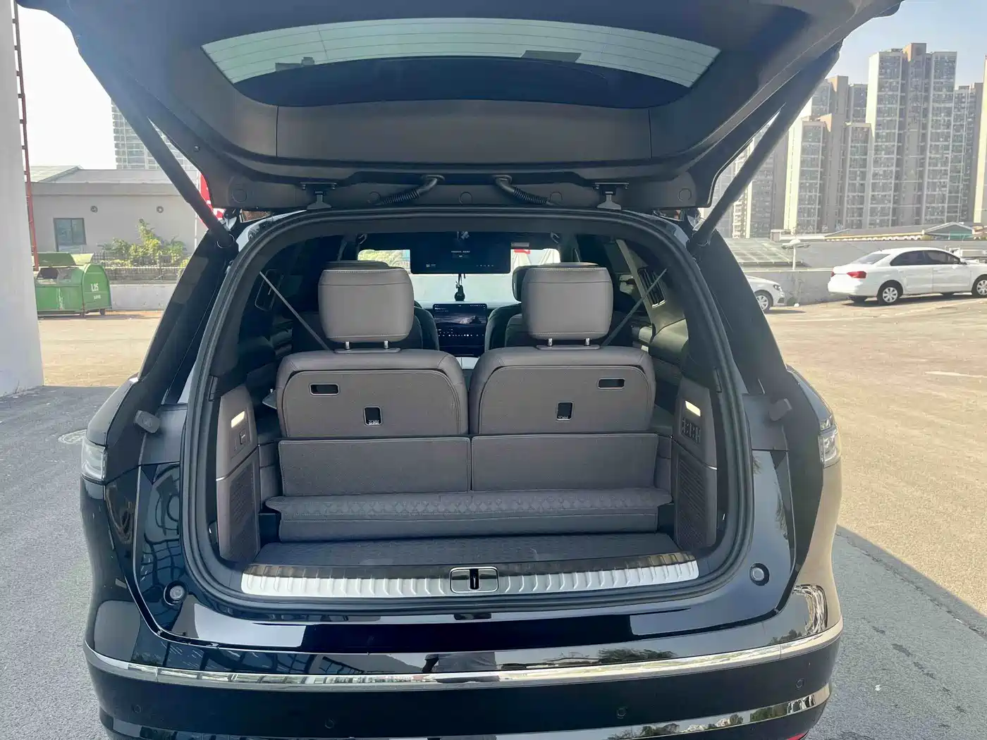 NIO ES8 2026 2025 Model 6-Seat Executive Luxury Edition