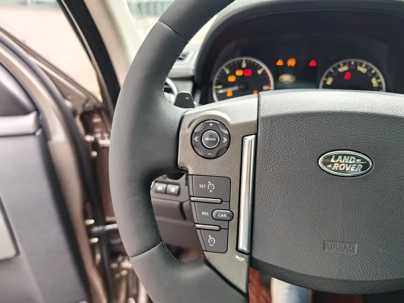 Land Rover Discovery 2015 3.0 SDV6 HSE Diesel фото 11