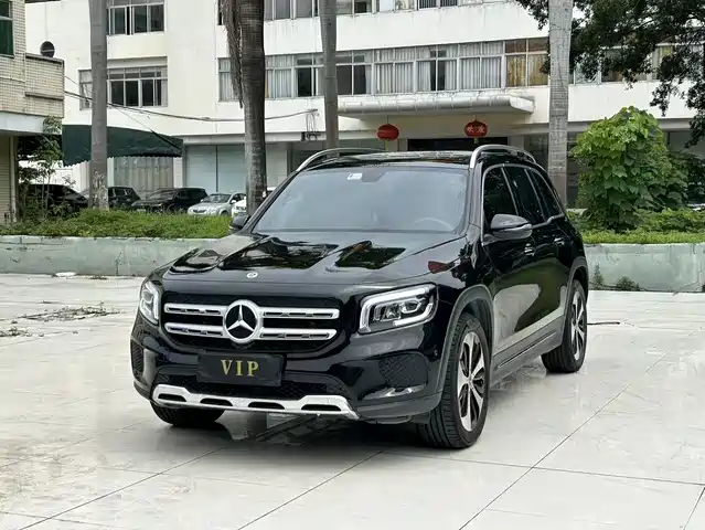 Mercedes-Benz GLB 2023