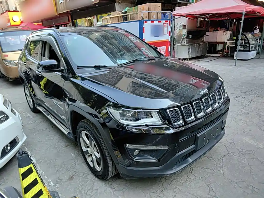 Фото 4 - Jeep Compass