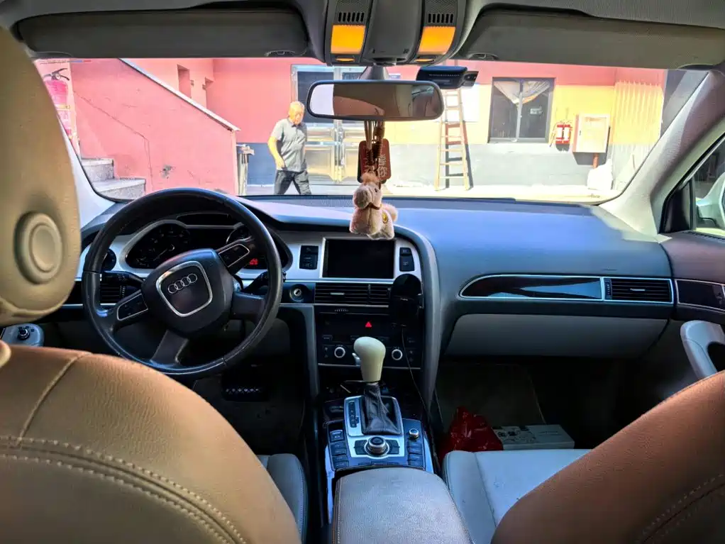 Фото 6 - Audi A6L