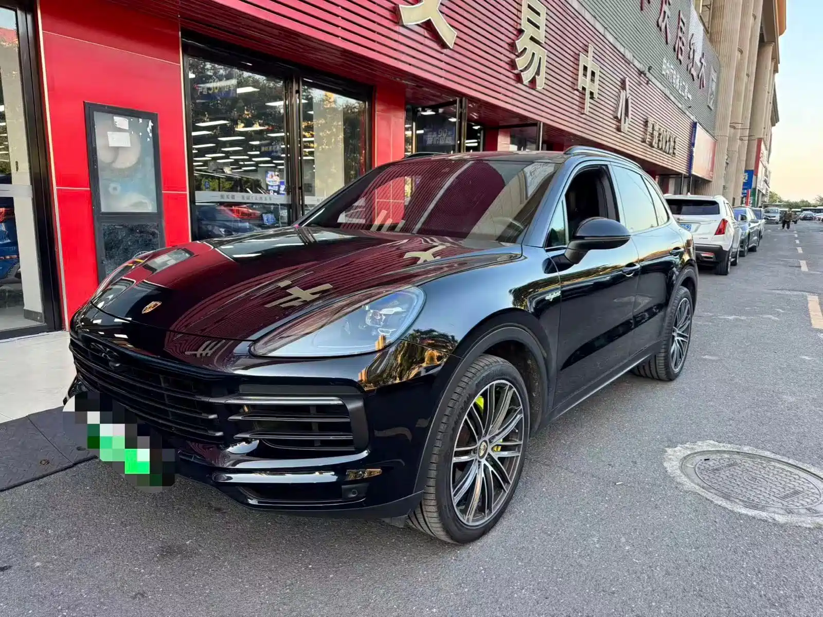 Photo 1 - Porsche Cayenne New Energy