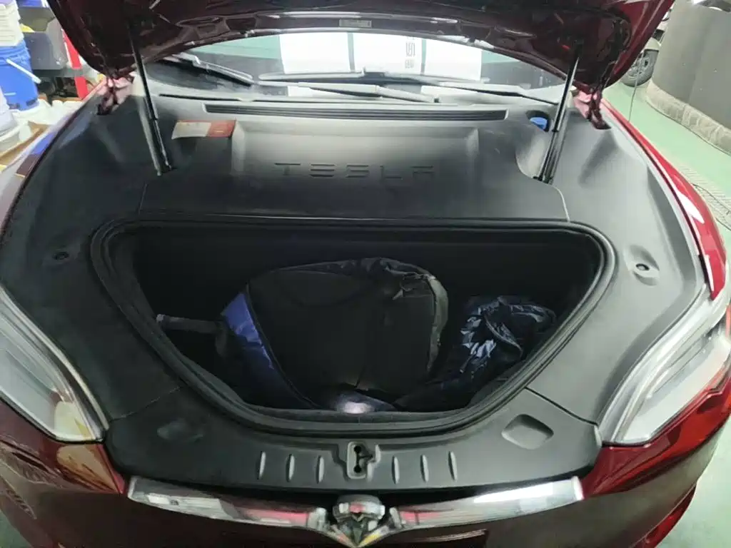 Фото 9 - Tesla Model S