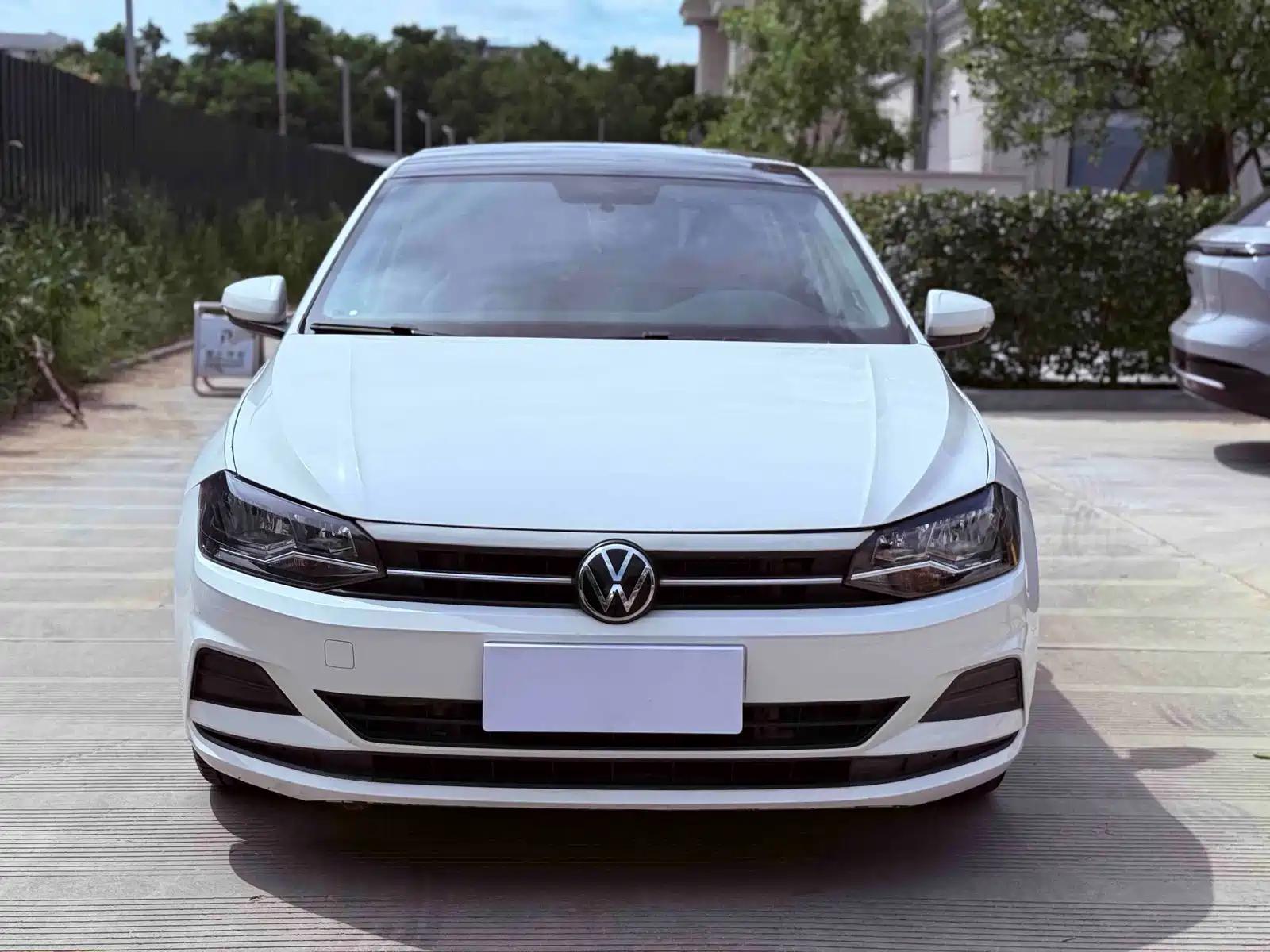 Photo 2 - Volkswagen Polo