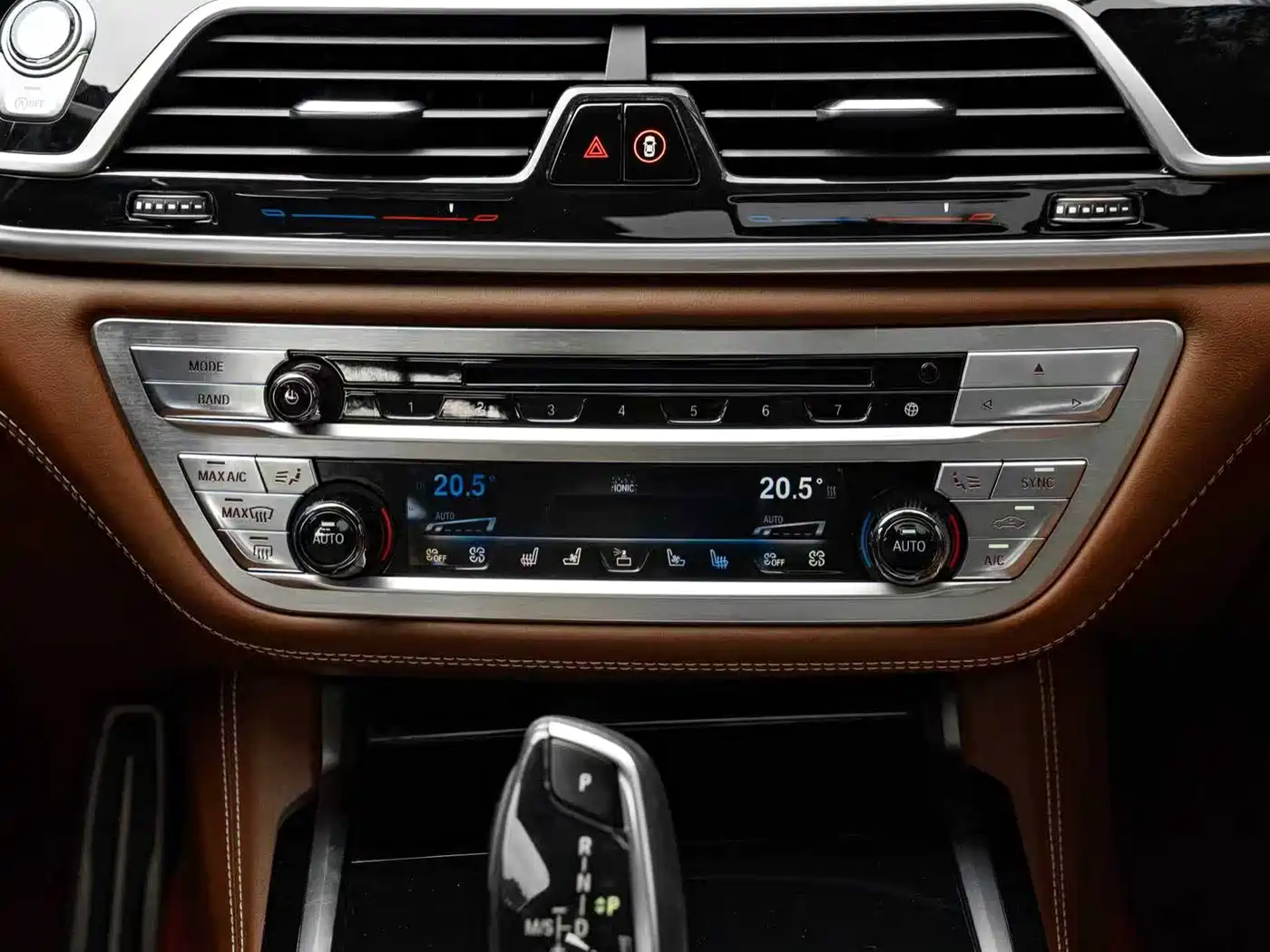 BMW 7 Series 2019 740Li xDrive Executive M Sport Package фото 7