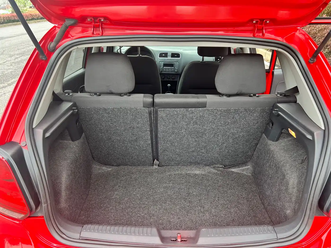 Volkswagen Polo 2013 1.4L Automatic Comfort Edition фото 12