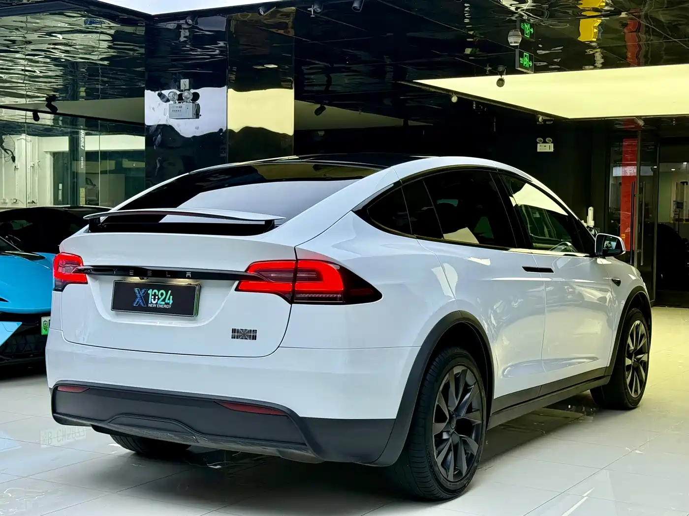 Tesla Model X 2023 Tri-motor AWD Plaid фото 15