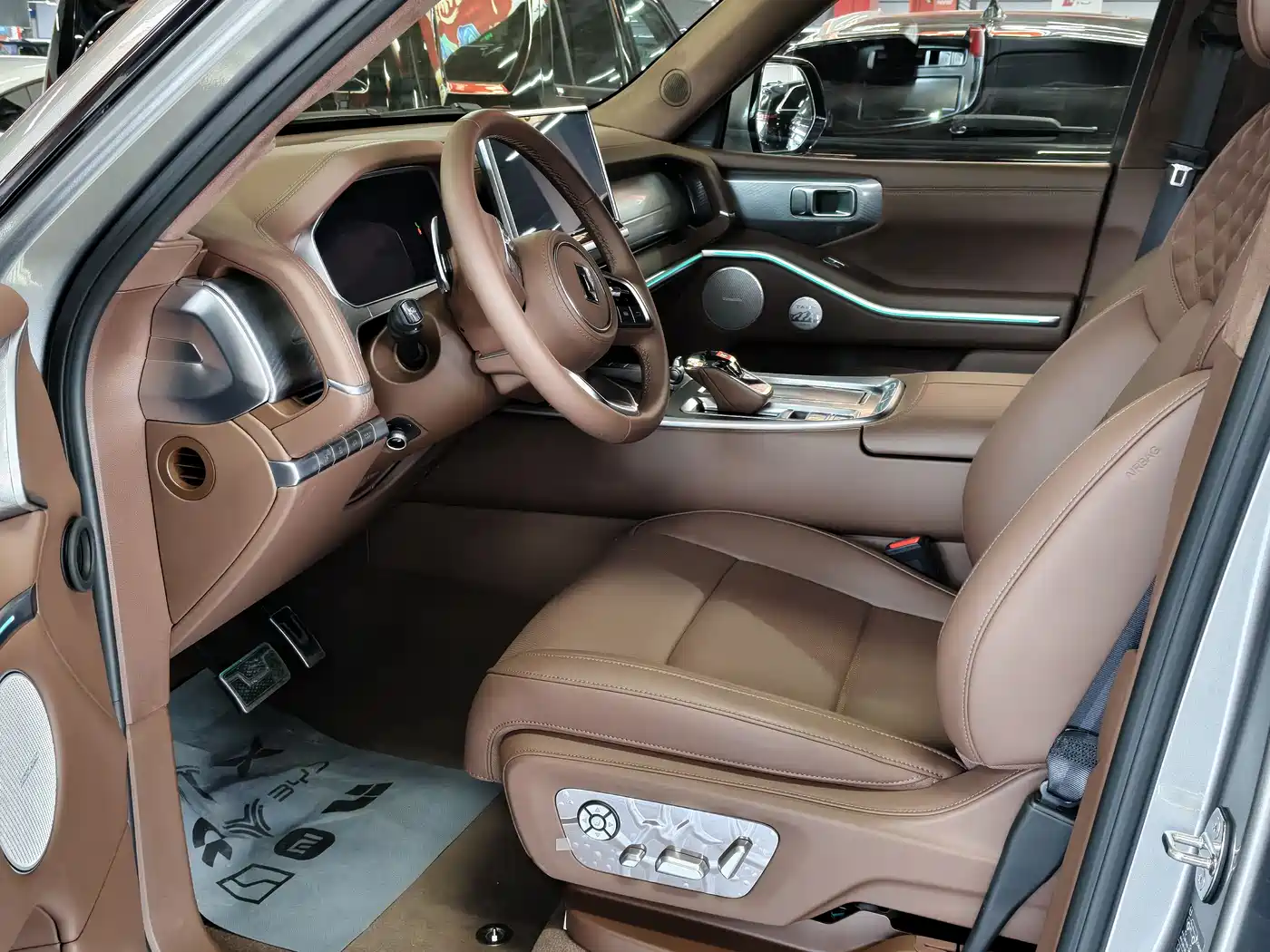 TANK TANK 700 NEW ENERGY