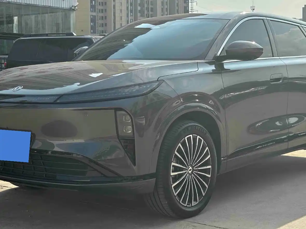 Dongfeng Aeolus L8 2025 2025 Plug-in Hybrid