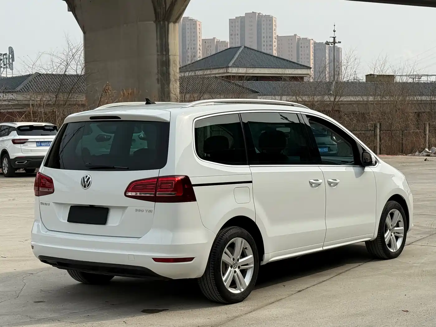 Volkswagen Sharan 2018 Facelift 380TSI Comfort 7-Seater фото 8