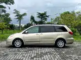 Photo 4 - Toyota Sienna