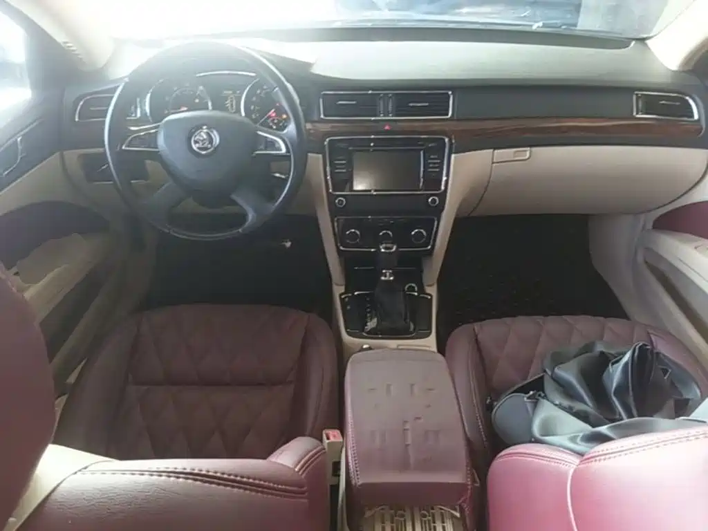 صورة 10 - Škoda Superb