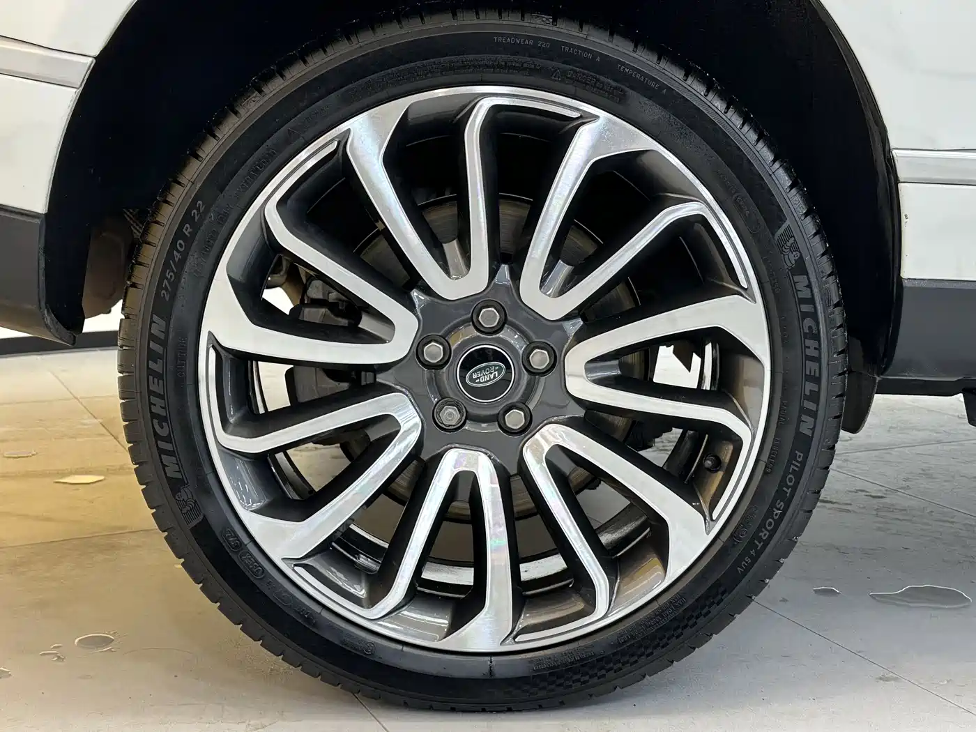 Land Rover Range Rover 2022 3.0 L6 400PS Prestige Genesis Extended Edition фото 44