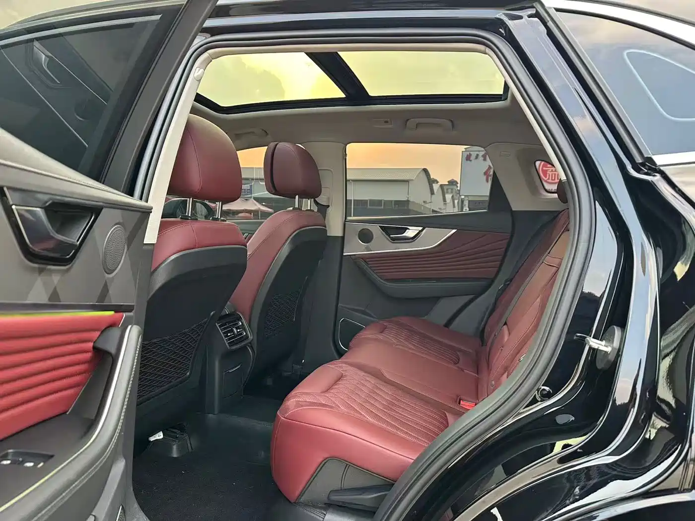 Hongqi HS5 2023 2.0T AWD Flag Enjoy Pro Edition фото 5