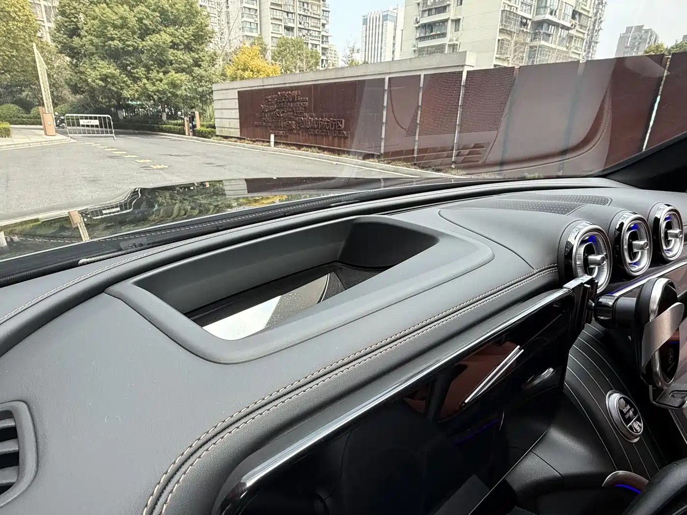 Mercedes-Benz GLC 2025 GLC 300 L 4MATIC Luxury 5-seater фото 9