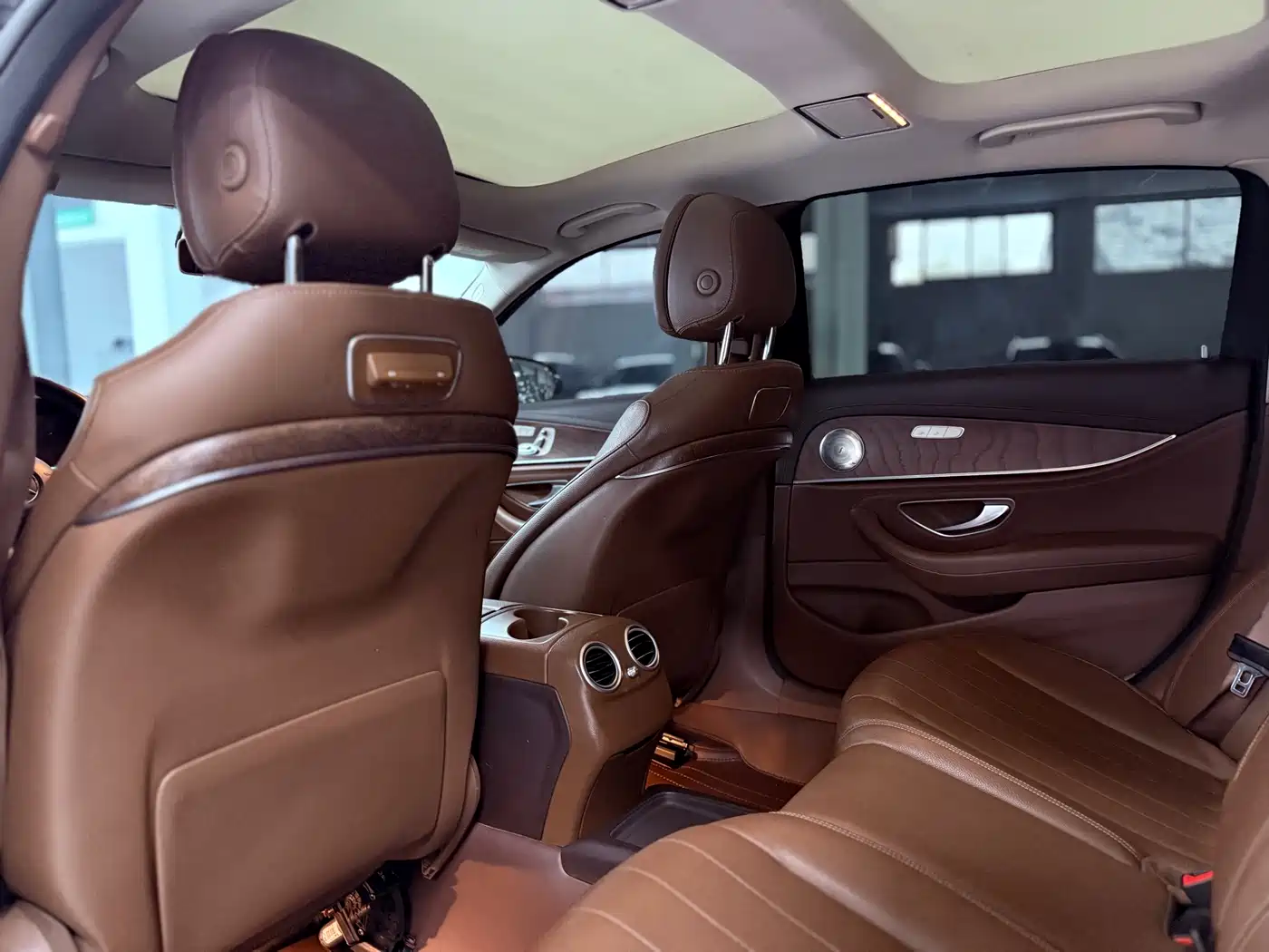 Mercedes-Benz E-Class 2019 E 300 L Fashion фото 10