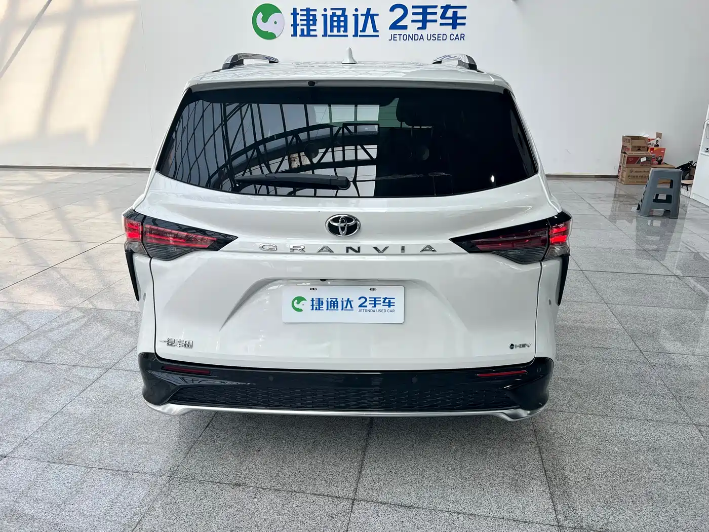 Toyota Granvia 2024 2.5L Hybrid Premium PLUS фото 8