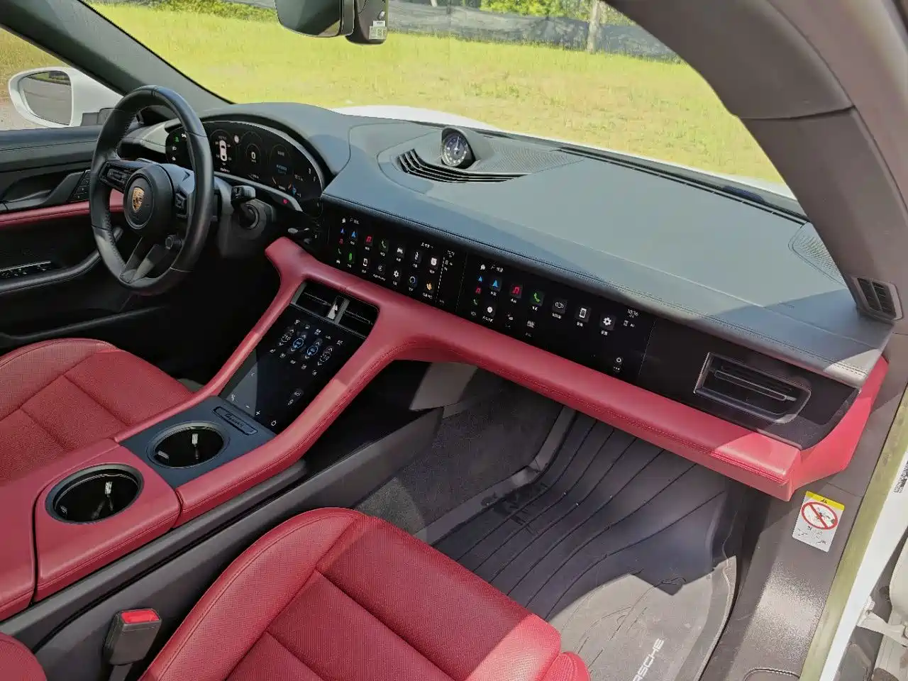Porsche Taycan 2023 2022 Taycan
