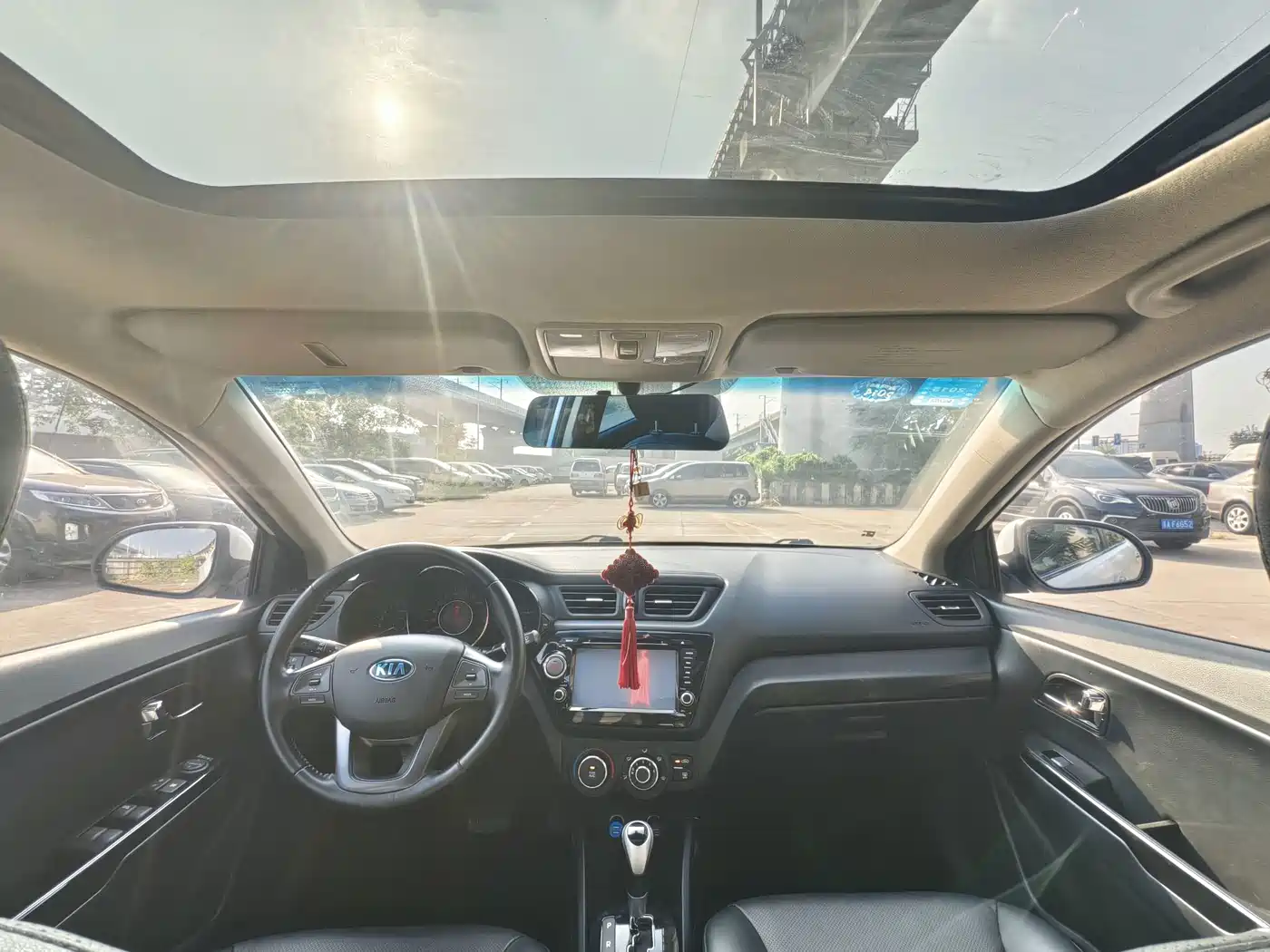 Kia K2 2013 2012 Sedan 1.6L AT Premium Commemorative Edition