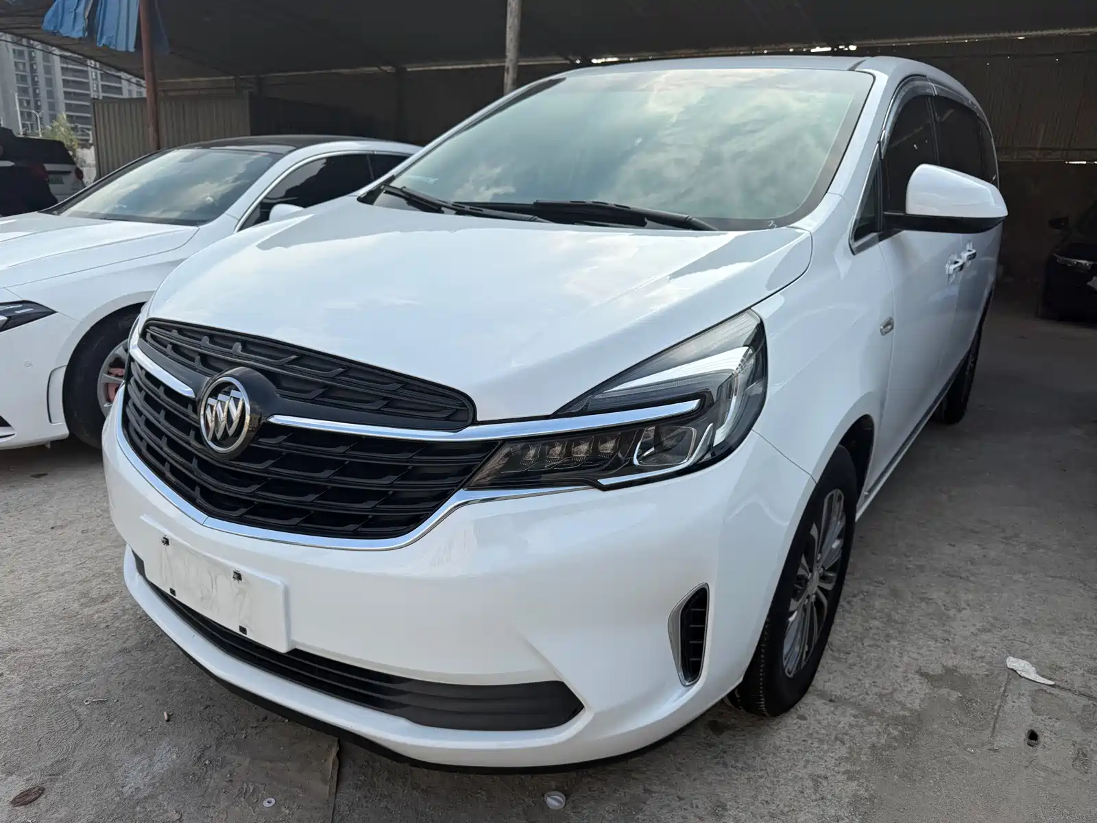 Фото 2 - Buick GL8