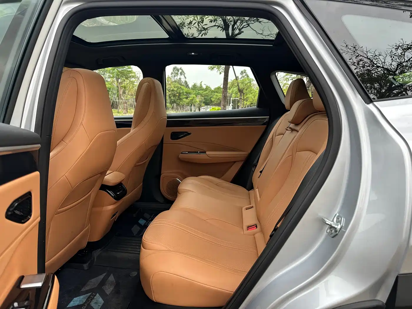Geely Galaxy Galaxy L7 2025 EM-i 115km Explorer+ Edition фото 22