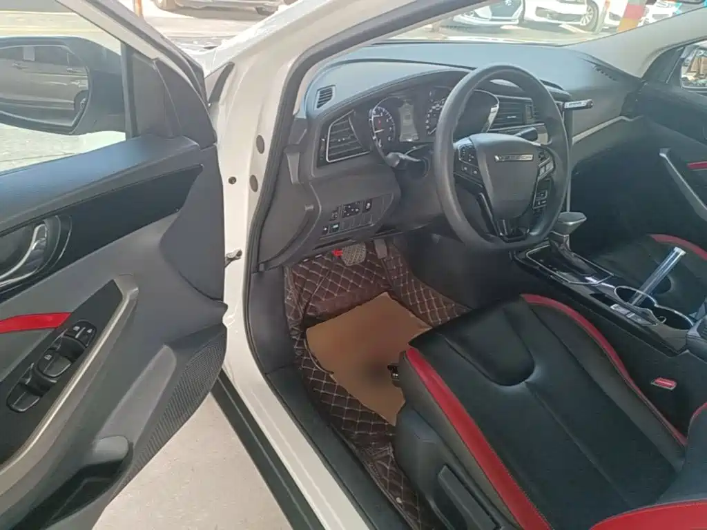 Venucia D60 2019 2019 1.6L XL CVT Smart Connect Elite Edition
