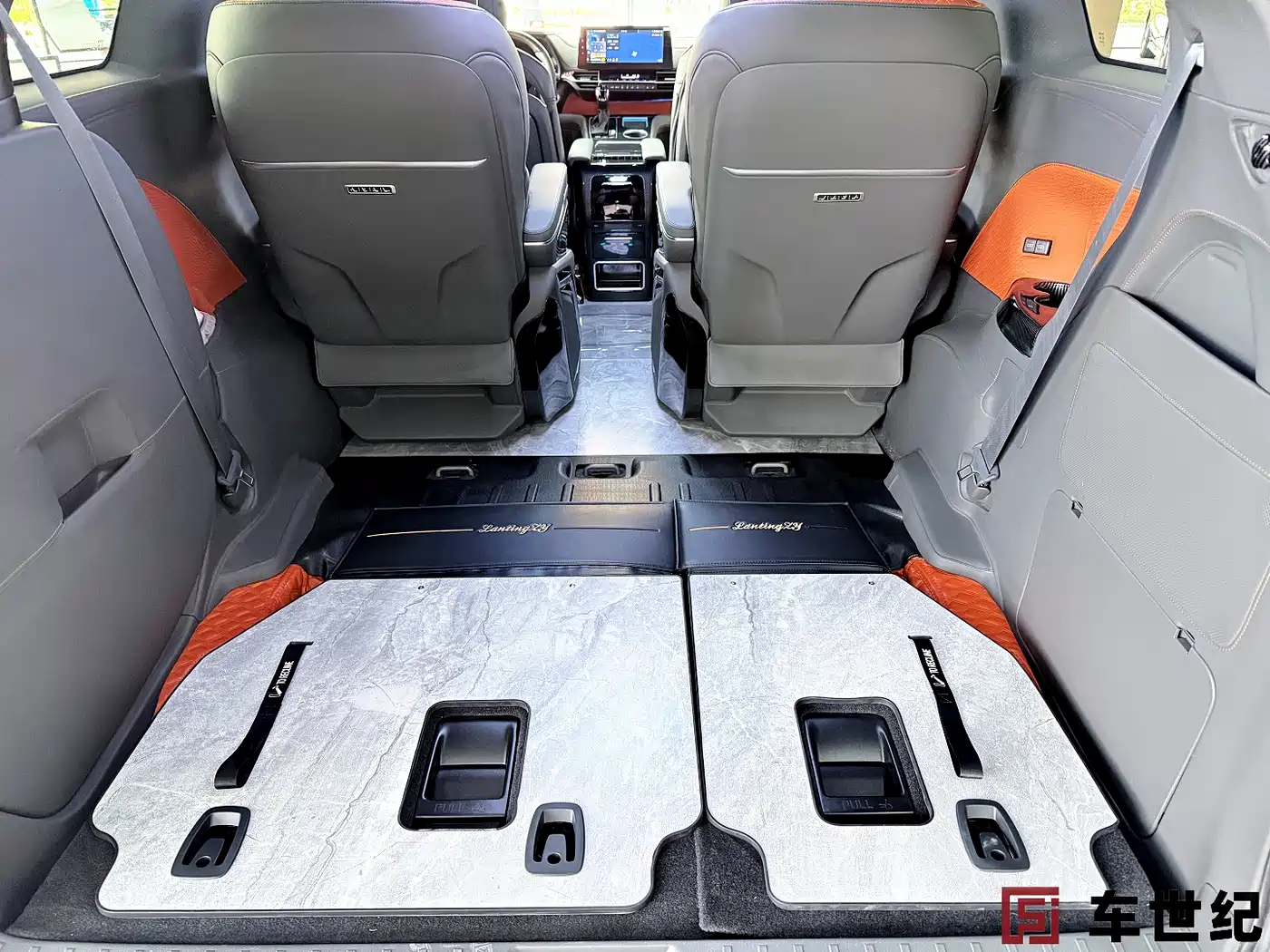 Toyota Granvia 2024 2.5L Hybrid Comfort фото 17